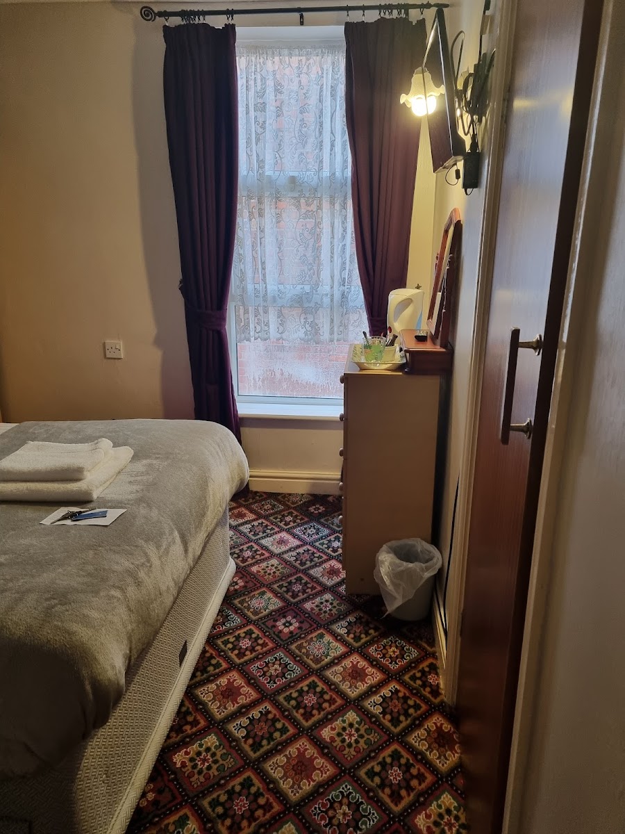 Trafalgar Hotel photo 2