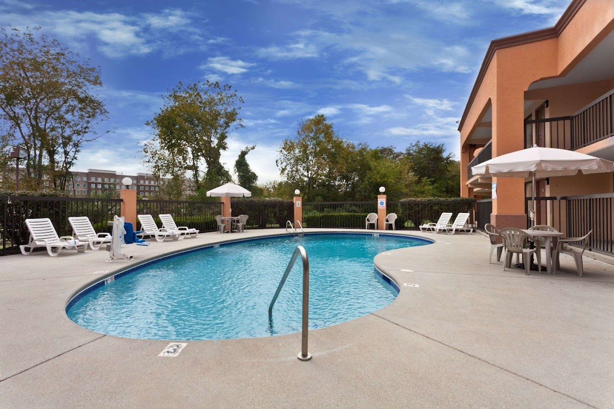 Super 8 by Wyndham Knoxville West/Farragut photo 3