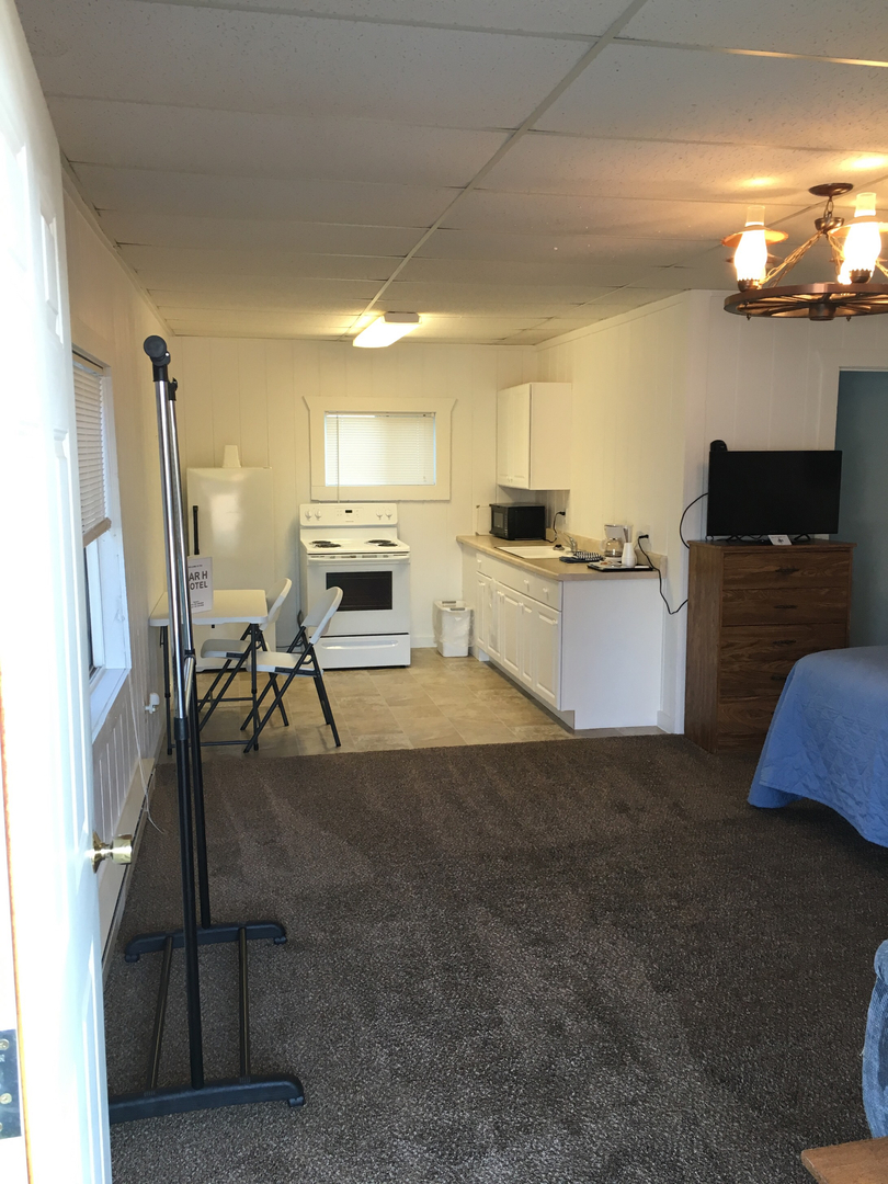 Bar H Motel photo 3