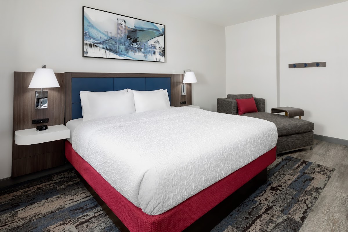 Hampton Inn & Suites Baltimore Inner Harbor photo 2