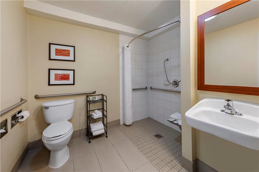 Comfort Inn & Suites Ventura Beach photo 3