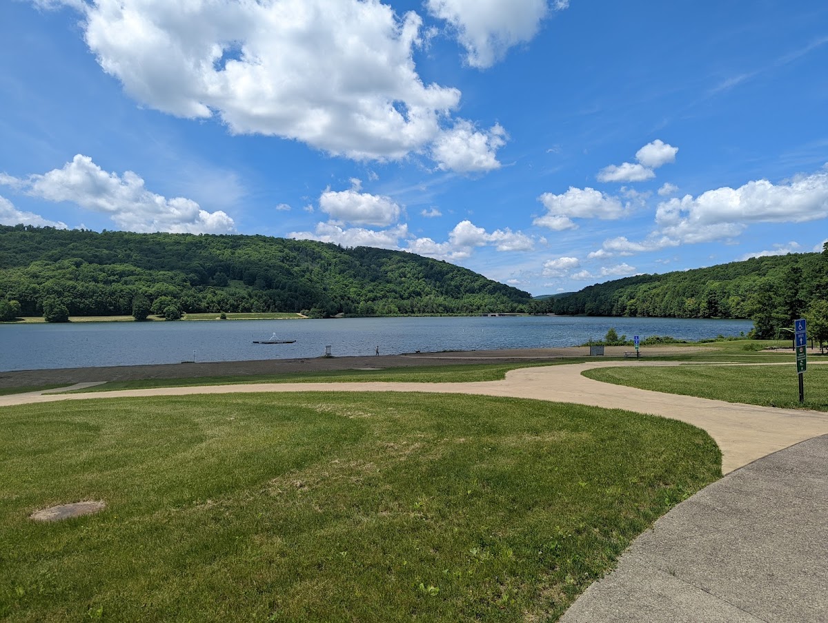 Quaker Lake Beach House photo 2