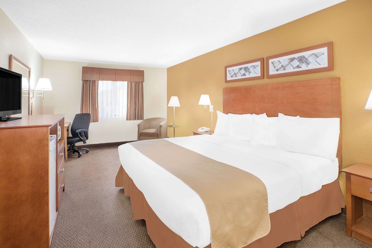 Baymont by Wyndham Port Huron photo 2