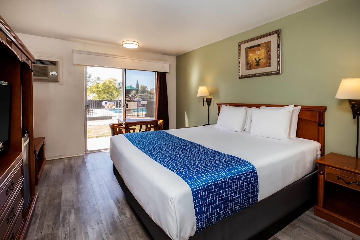 Travelodge by Wyndham Red Bluff South of Redding photo 2
