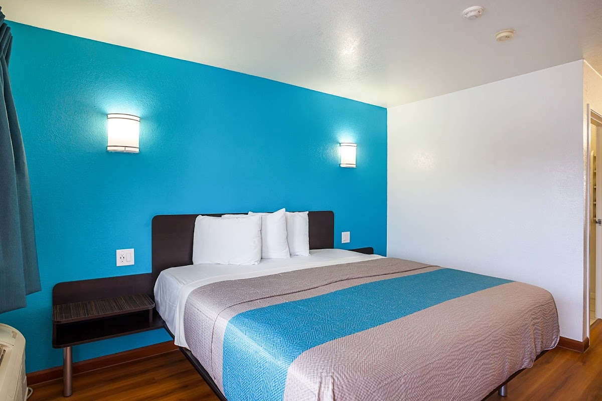 Motel 6 Ventura, CA - Downtown photo 2