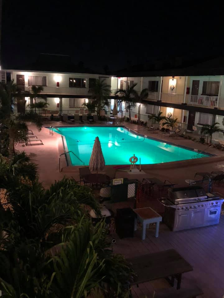 Island House Resort Hotel photo 3