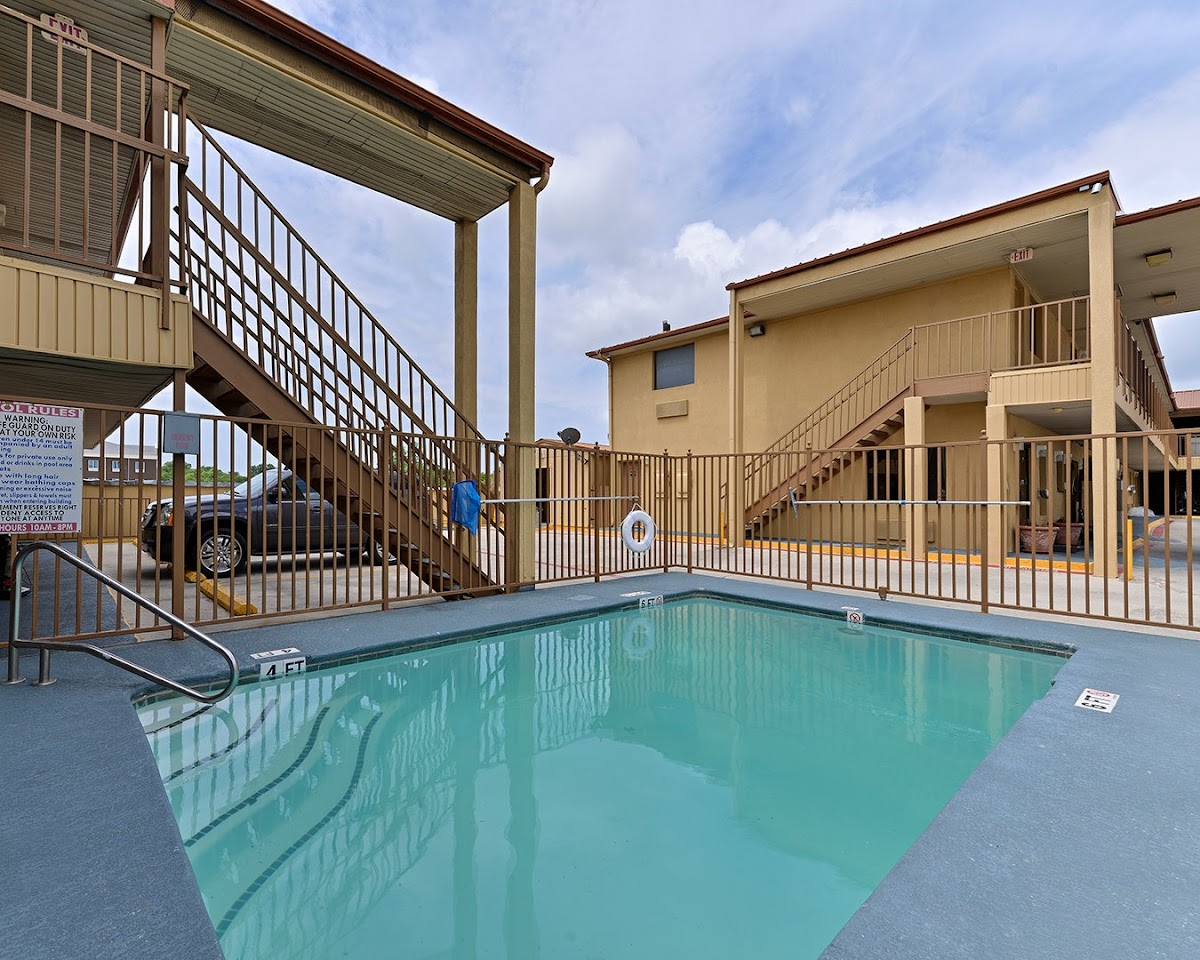 Econo Lodge Killeen near Fort Hood photo 3