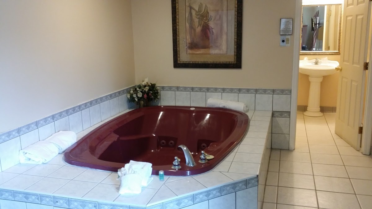 Golden Circle Inn & Suites photo 3