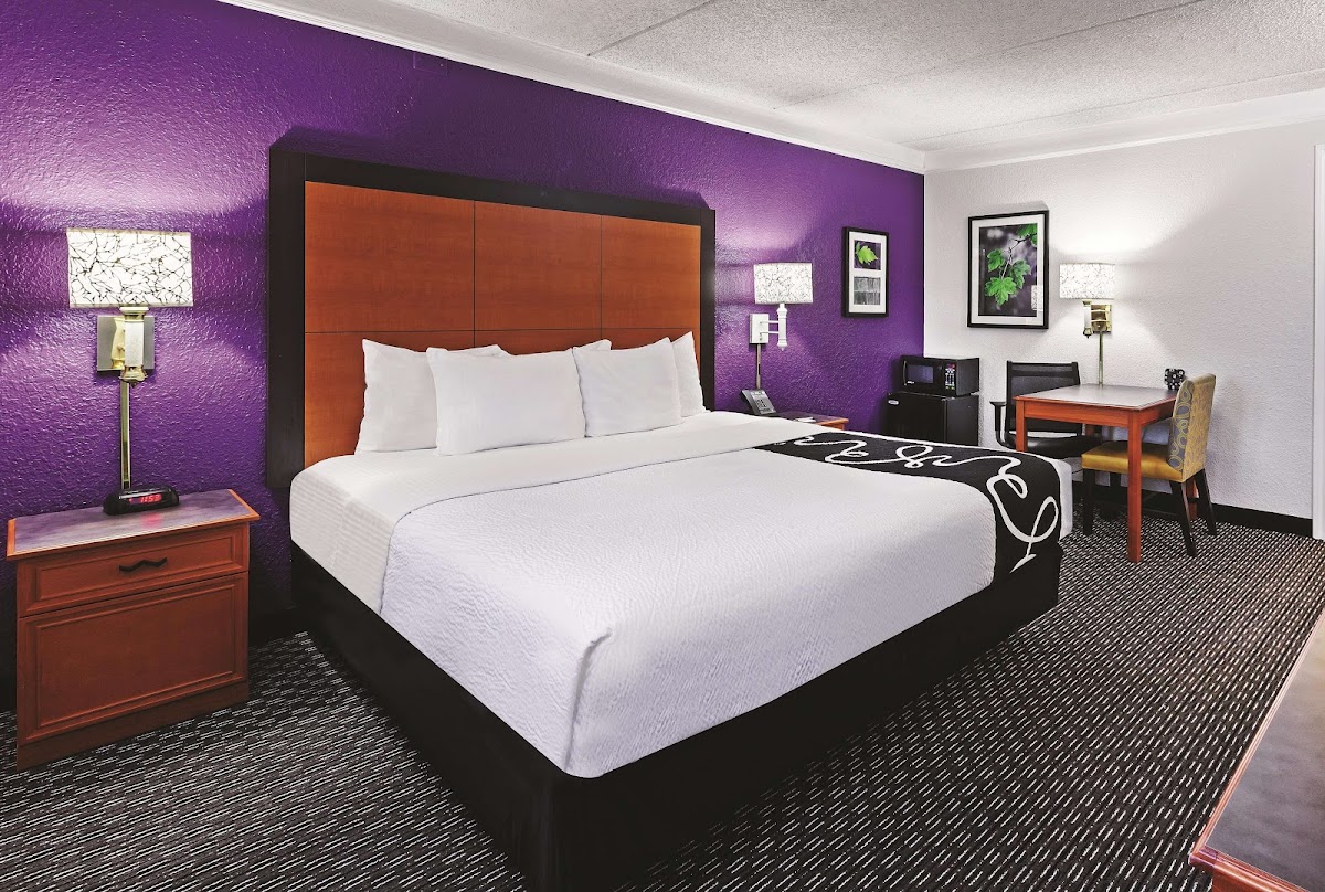 Travelodge by Wyndham Houston Cy-Fair photo 2
