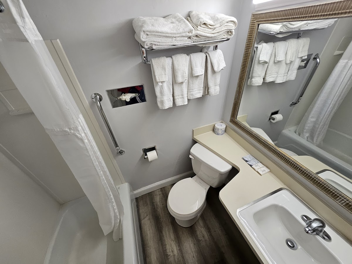 Center Street Value Inn photo 3