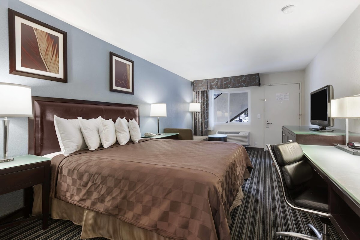 Days Inn by Wyndham Morton photo 2