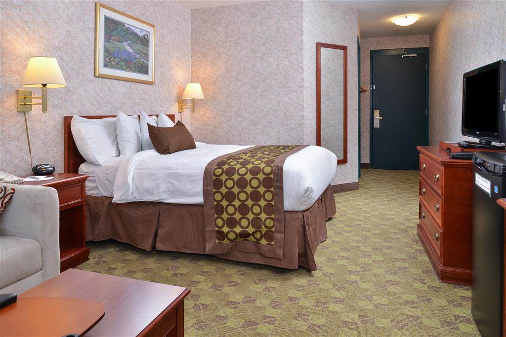 Lexington Inn & Suites Windsor photo 3