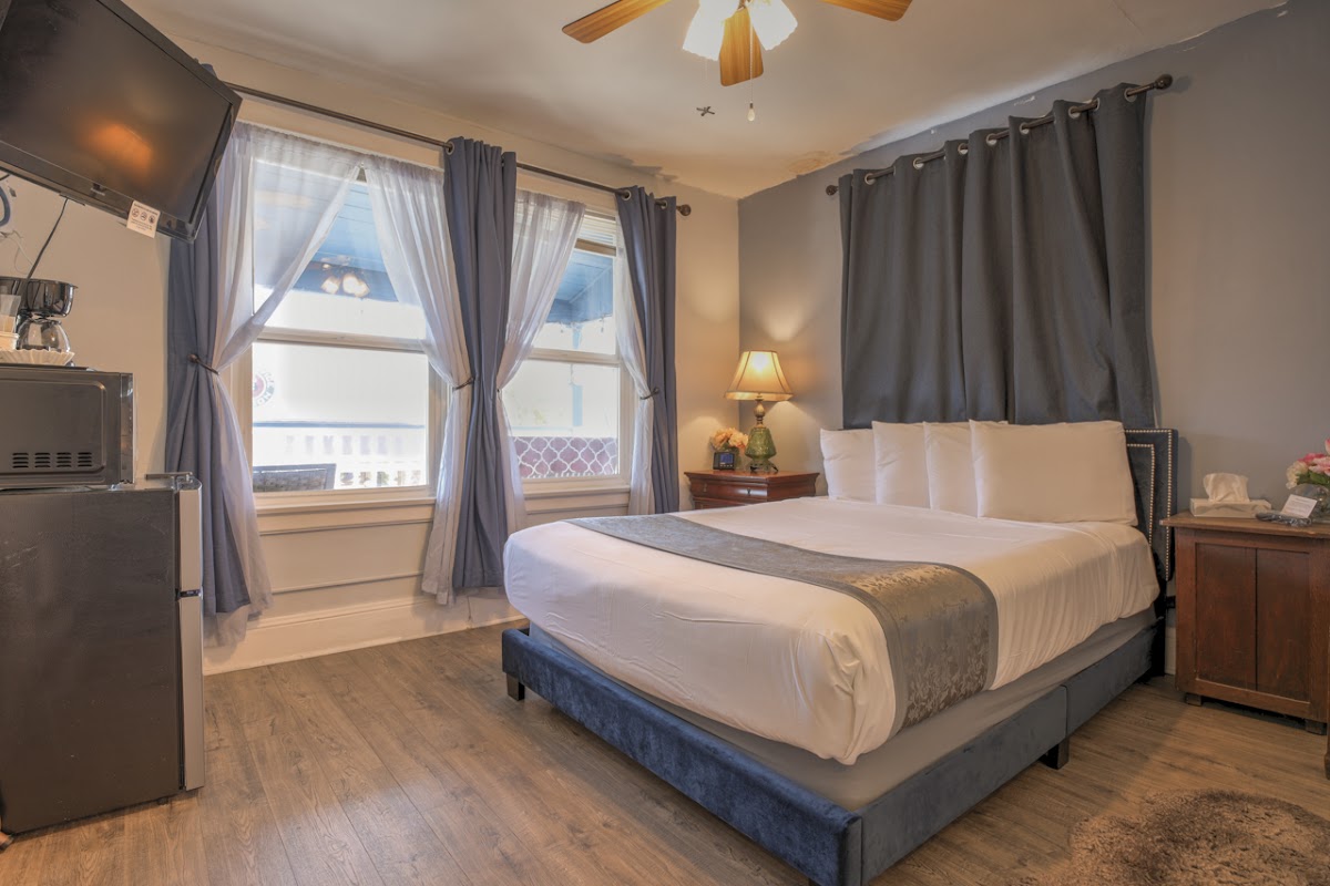 Americas Best Value Inn & Suites Royal Carriage photo 2