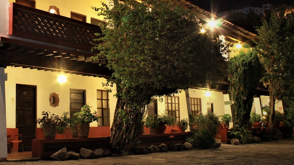 Hotel y Restaurant Embajadoras