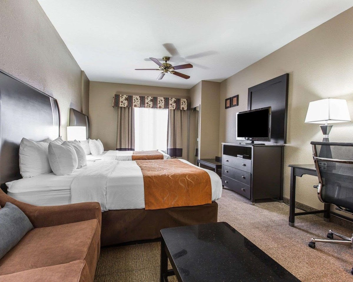 Comfort Suites Bakersfield photo 3