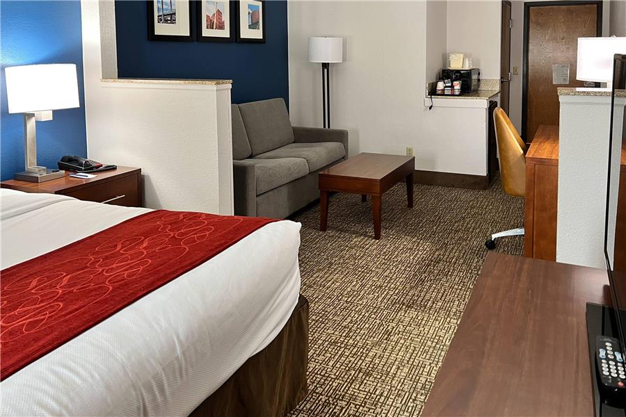 Comfort Suites Louisville East photo 2