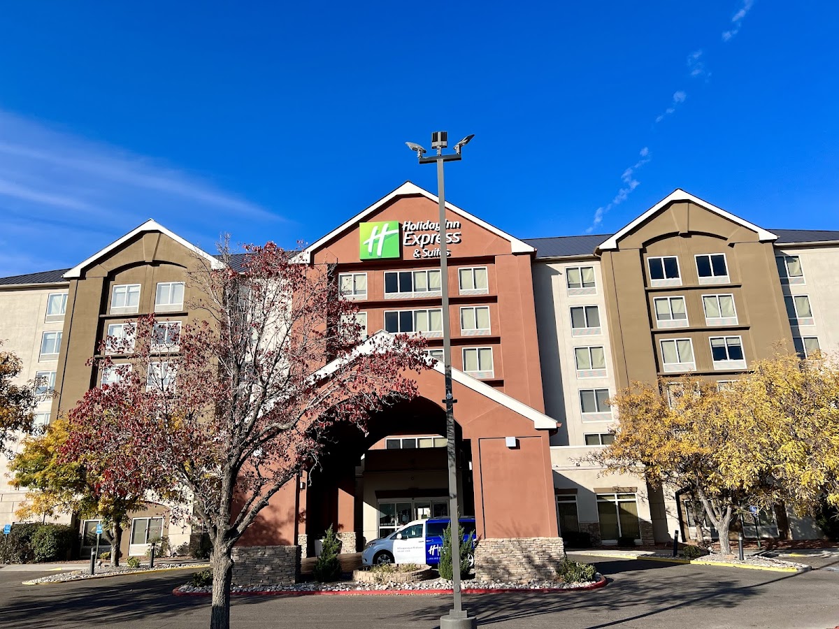 Holiday Inn Express & Suites Albuquerque Midtown photo 3