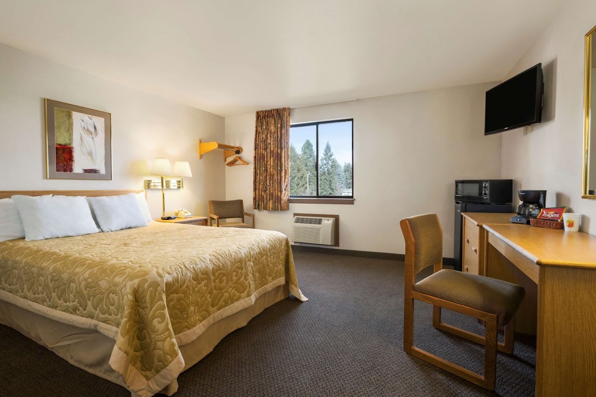Super 8 by Wyndham Coeur d'Alene photo 2