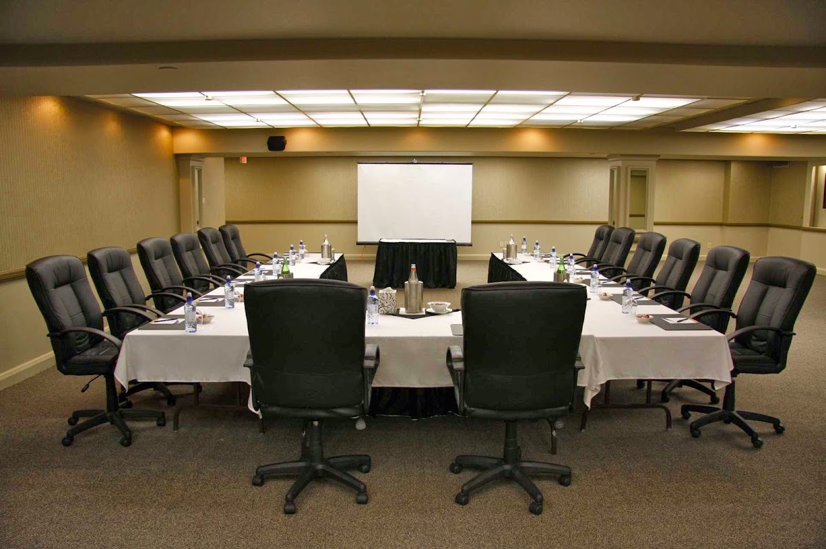 Sawridge Inn and Conference Centre Edmonton South photo 3