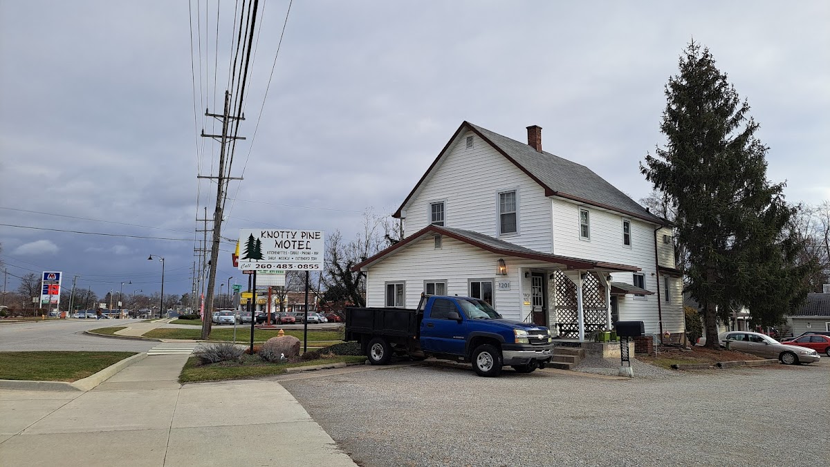 Knotty Pine Motel