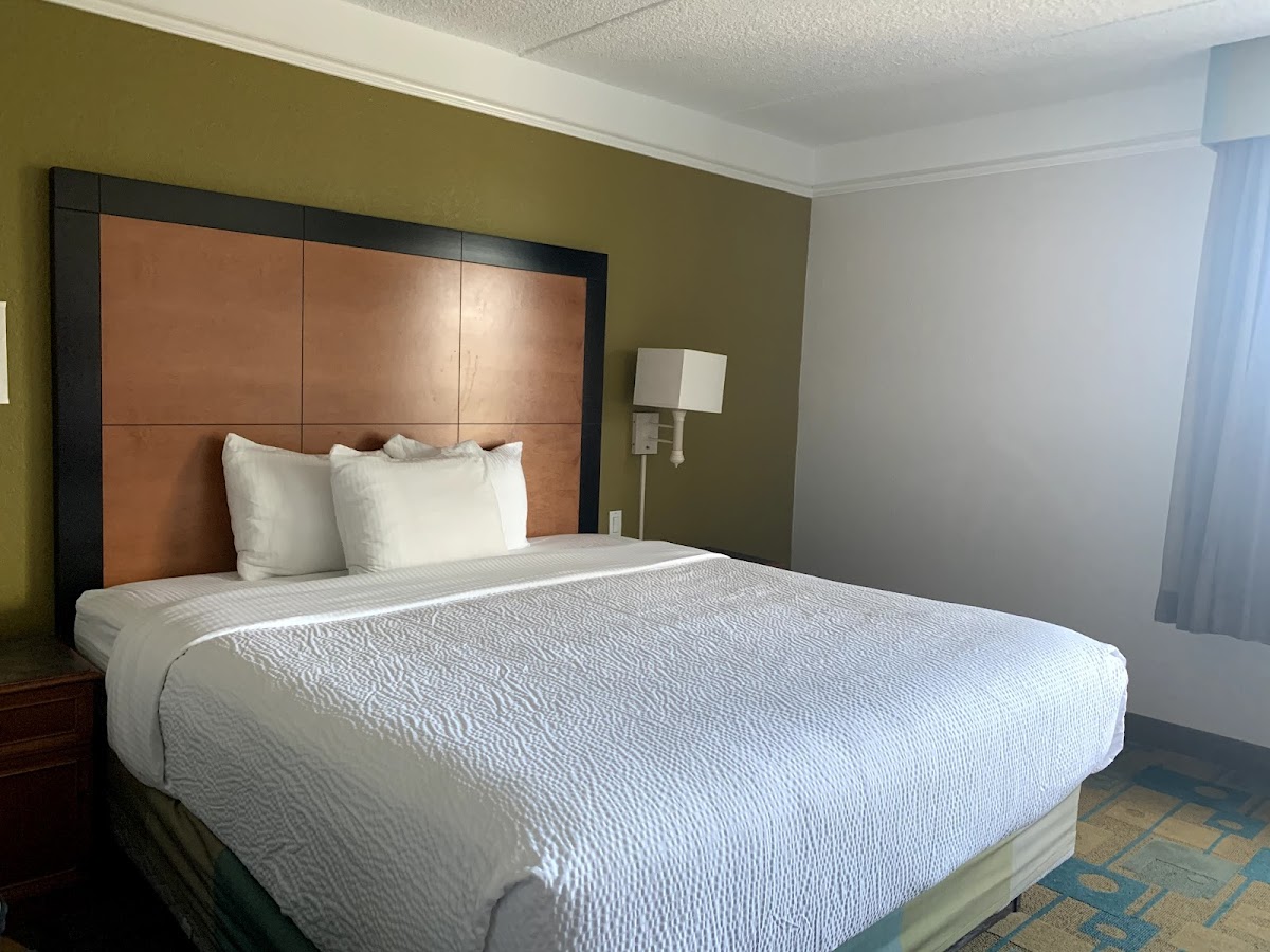 La Quinta Inn & Suites by Wyndham Ft. Lauderdale Airport photo 3