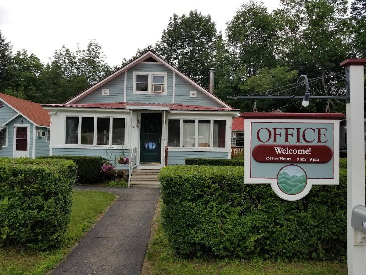 White Mountain Motel and Cottages