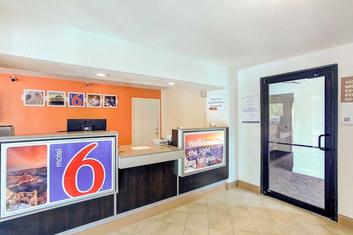 Motel 6 Dallas, TX - South photo 3