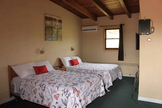 Oasis Motel & Campground photo 2