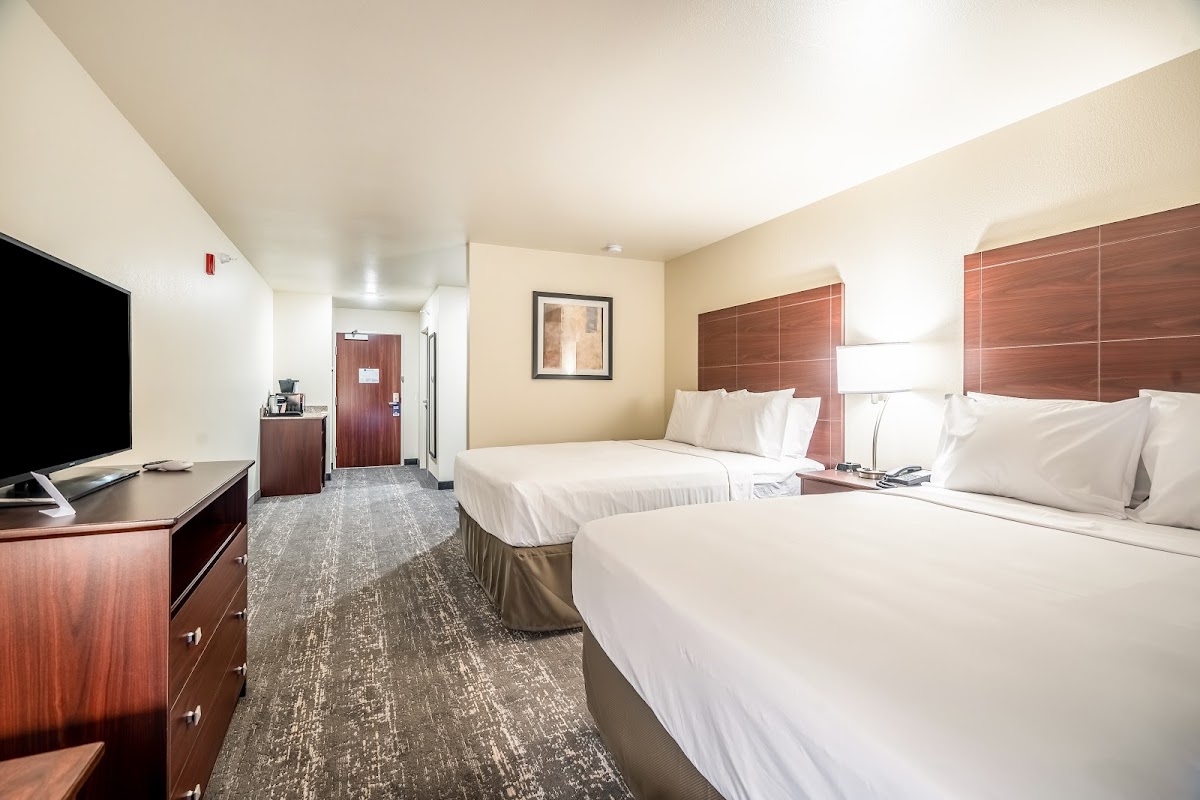 Cobblestone Hotel & Suites - Two Rivers photo 2
