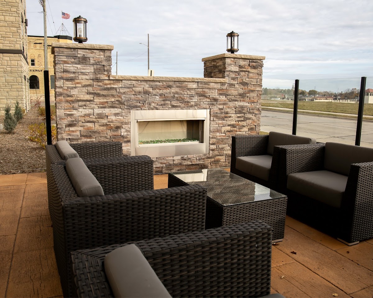 Cobblestone Hotel & Suites - Two Rivers photo 3