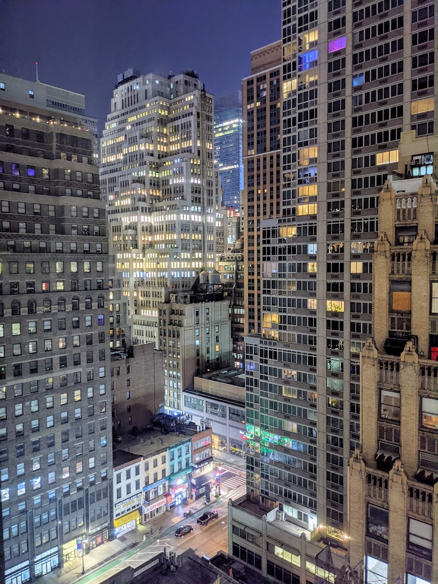 Embassy Suites by Hilton New York Manhattan Times Square photo 3