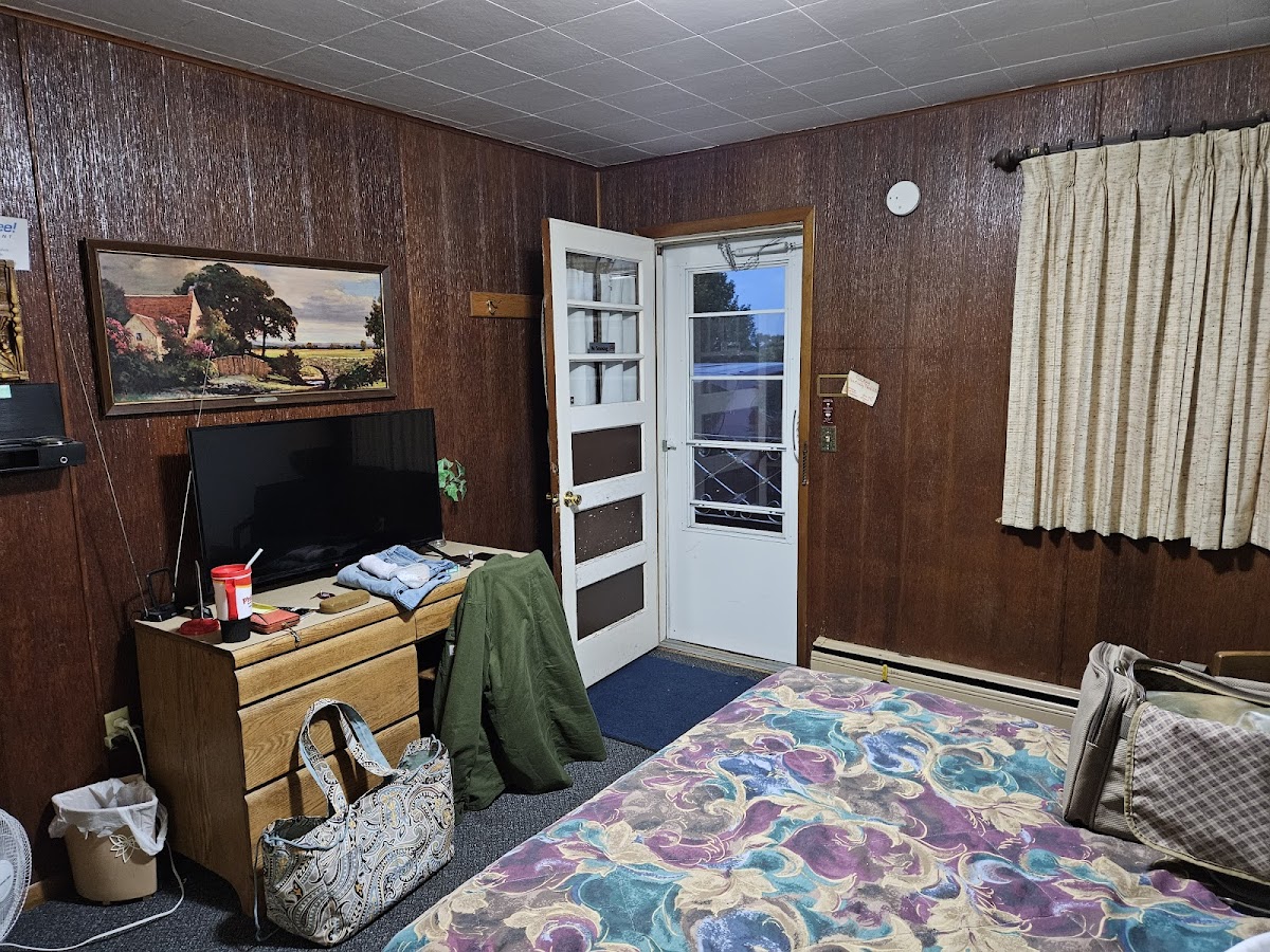 Top's Motel photo 2