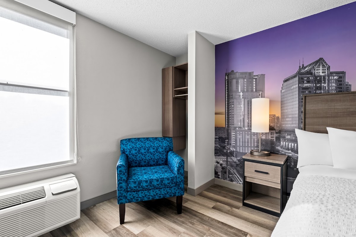 Clarion Pointe photo 2