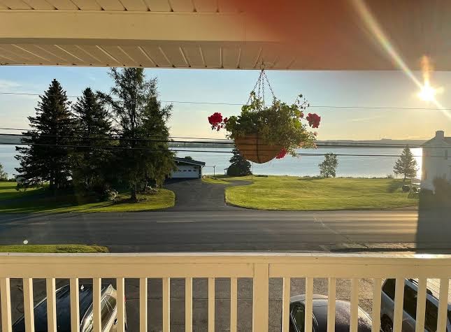 Long Lake Motor Inn