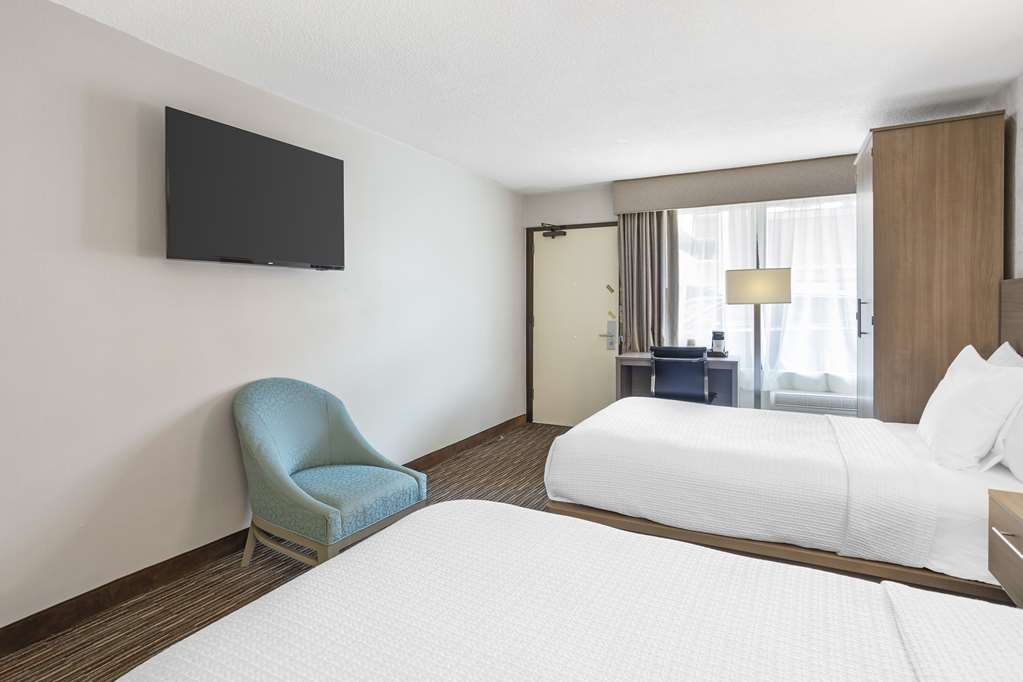 Best Western Mill River Manor photo 2