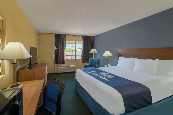 Days Inn by Wyndham Florence Downtown photo 2