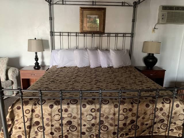 Cottonwood Court Motel photo 3