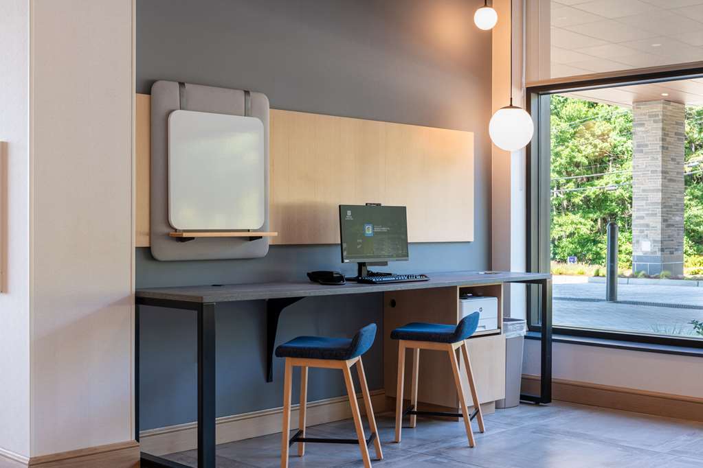 Hilton Garden Inn Boston Canton photo 2