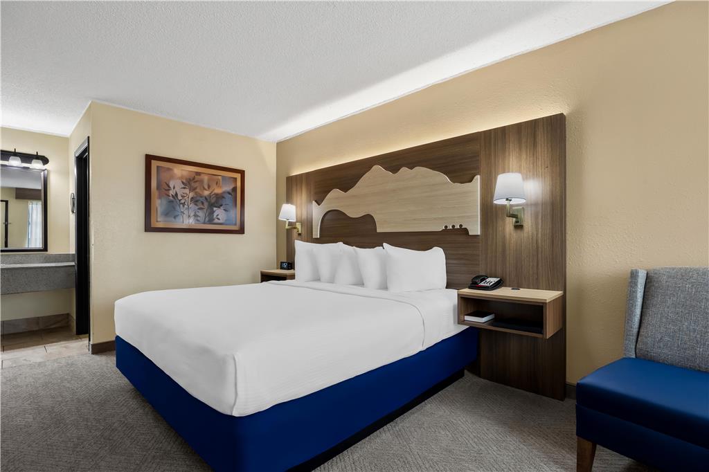 Best Western Center Pointe Inn photo 2
