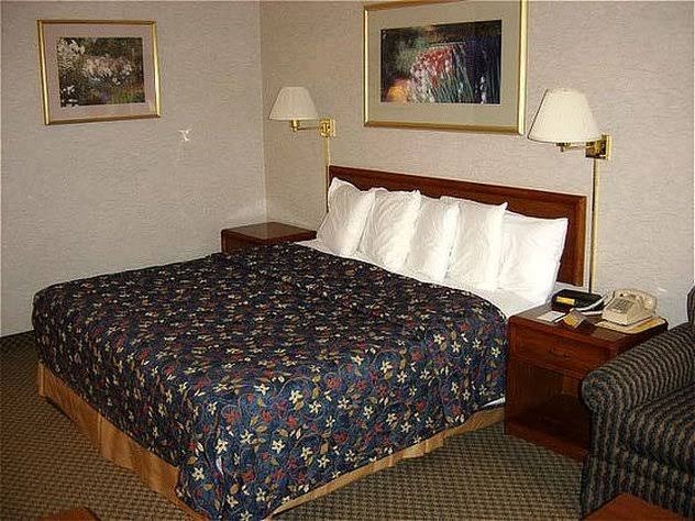 Fern Valley Hotel & Conference Center photo 2