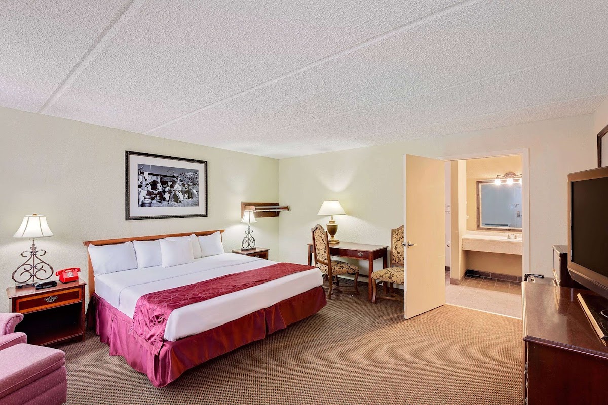 Days Inn by Wyndham Bay City photo 2