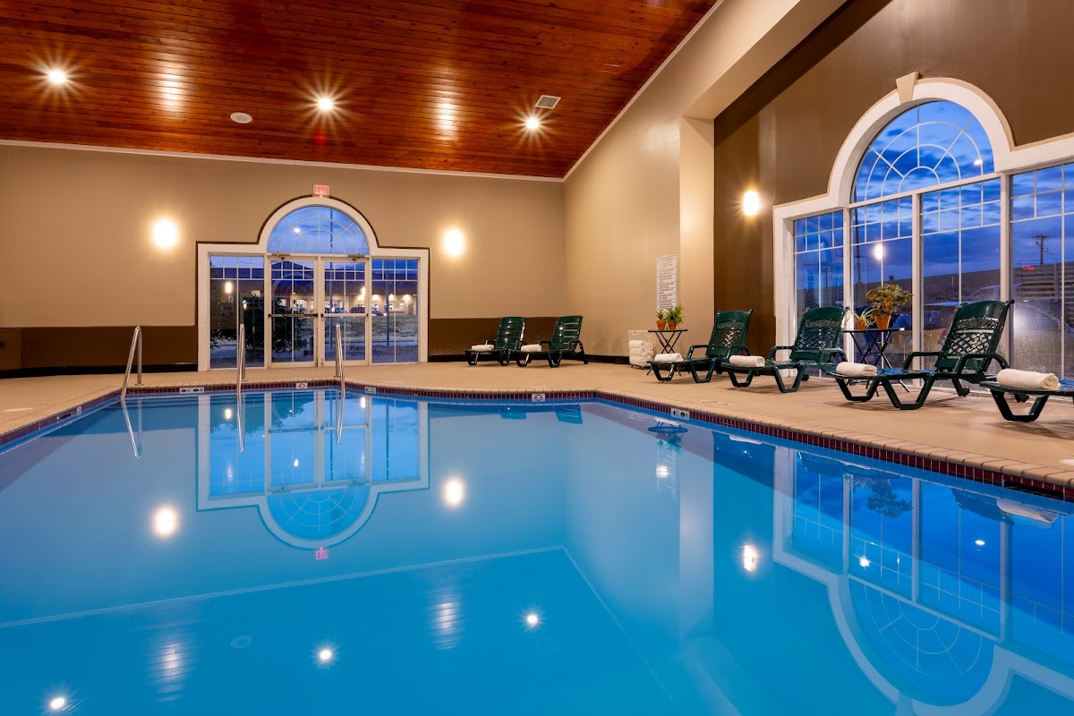 GrandStay Hotel & Suites Waunakee - Madison photo 3