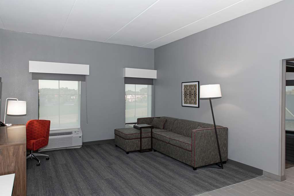 Hampton Inn & Suites Charlotte Steele Creek photo 2