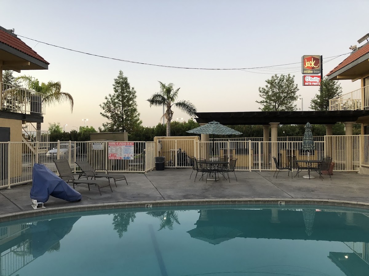 Vagabond Inn Bakersfield South photo 3