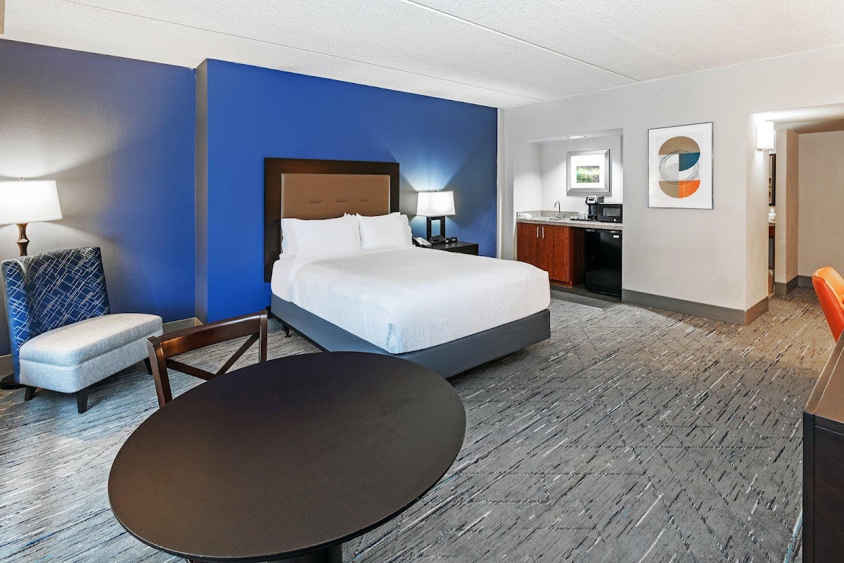Holiday Inn Express Powless House photo 2