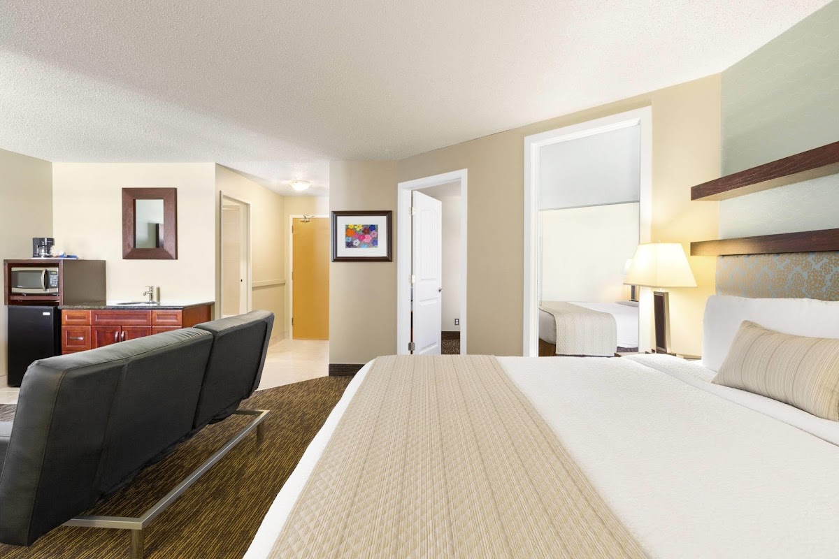 Days Inn by Wyndham Vermilion photo 2