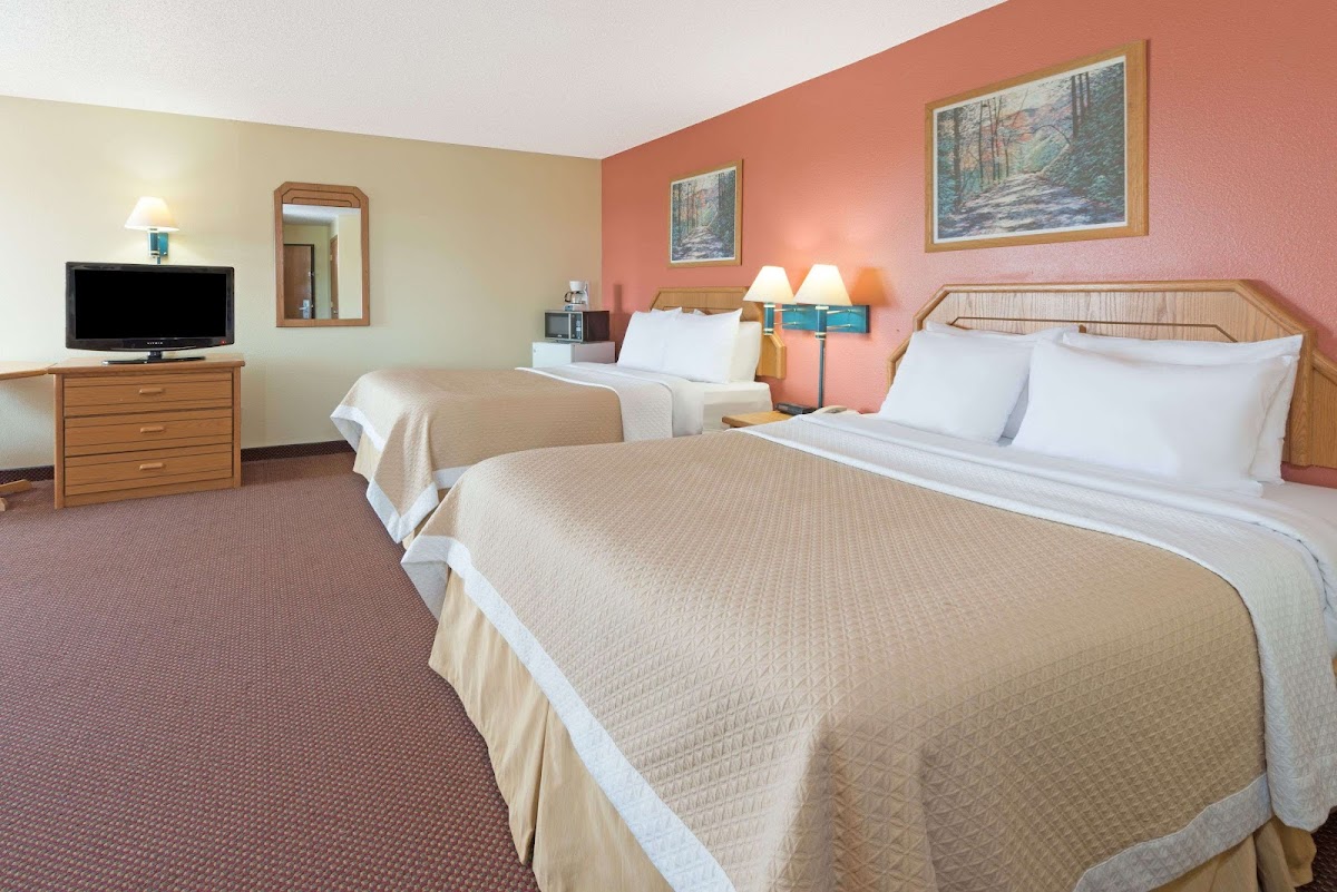 Days Inn by Wyndham Cameron photo 2