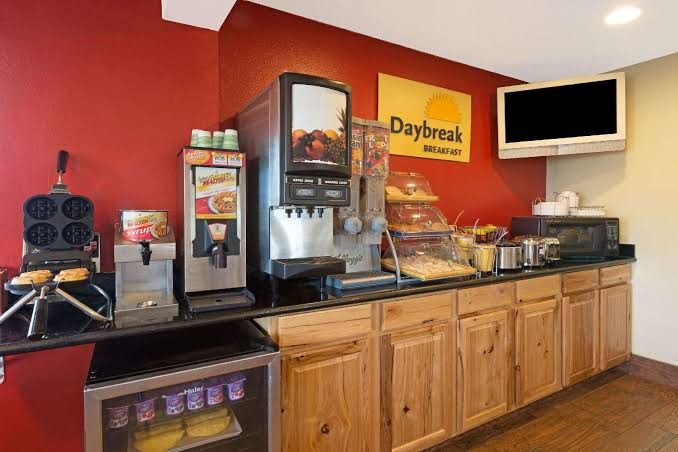 Days Inn by Wyndham Cameron photo 3