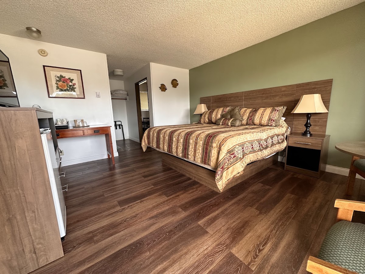 Capt. John's Motel photo 2