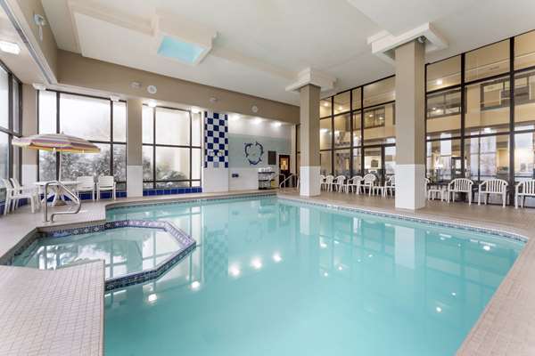 Comfort Inn & Suites Johnstown - Richland Town Center photo 3